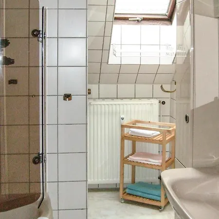 Apartment 3 Bedroom Beautiful In E-38644