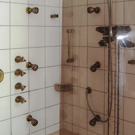 3 Bedroom Beautiful In E-38644 *
