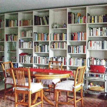 3 Bedroom Beautiful In E-38644 דירה