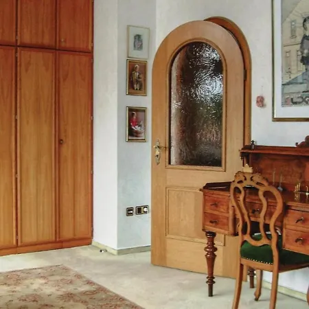 3 Bedroom Beautiful In E-38644 *