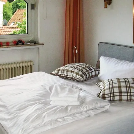 3 Bedroom Beautiful In E-38644 דירה